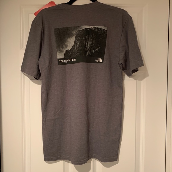 North Face Day Three Performance Tee - Picture 3 of 7